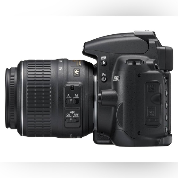Nikon D5000 - Picture 2 of 13